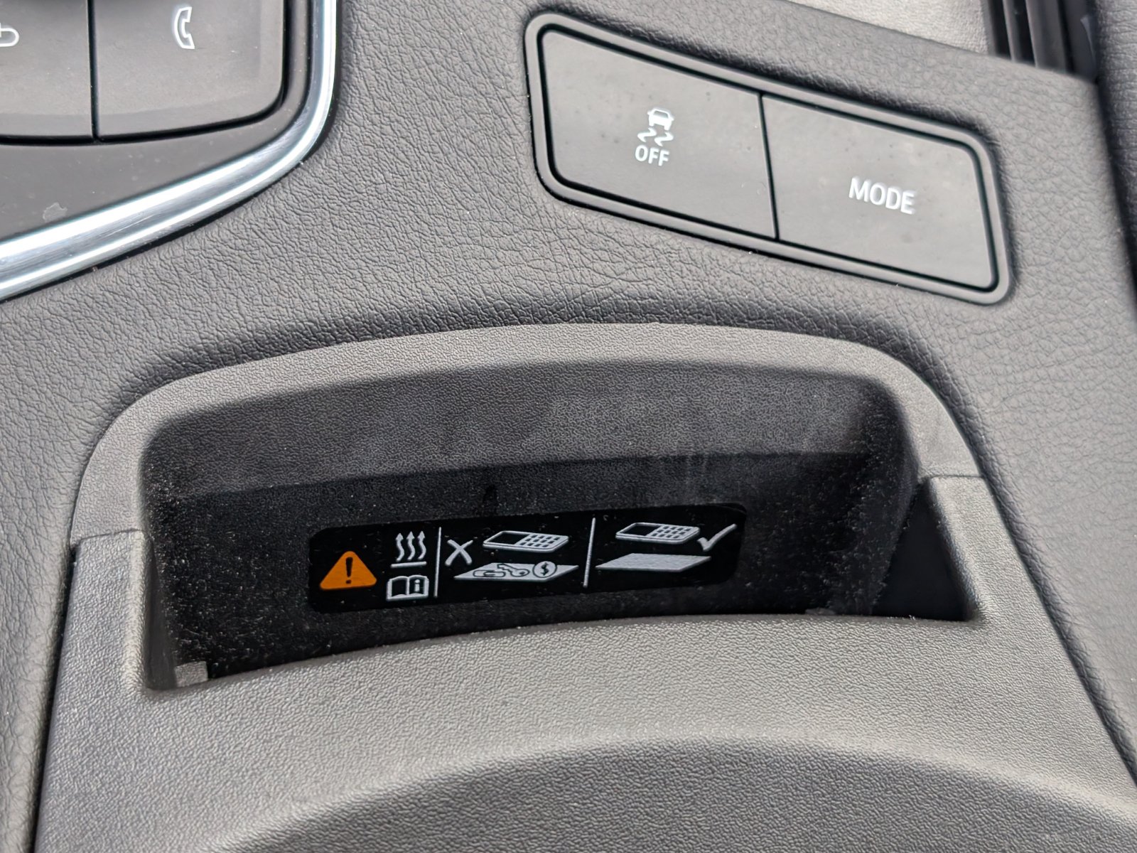 Used 2023 Cadillac XT6 Premium Luxury w/ Technology Package AWD/4WD image 17