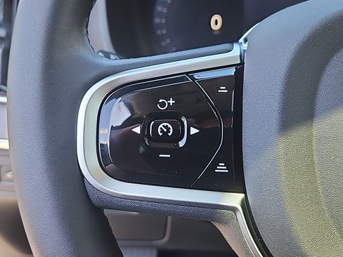 New 2026 Volvo XC90 T8 Ultra w/ Protection Package Premier image 16