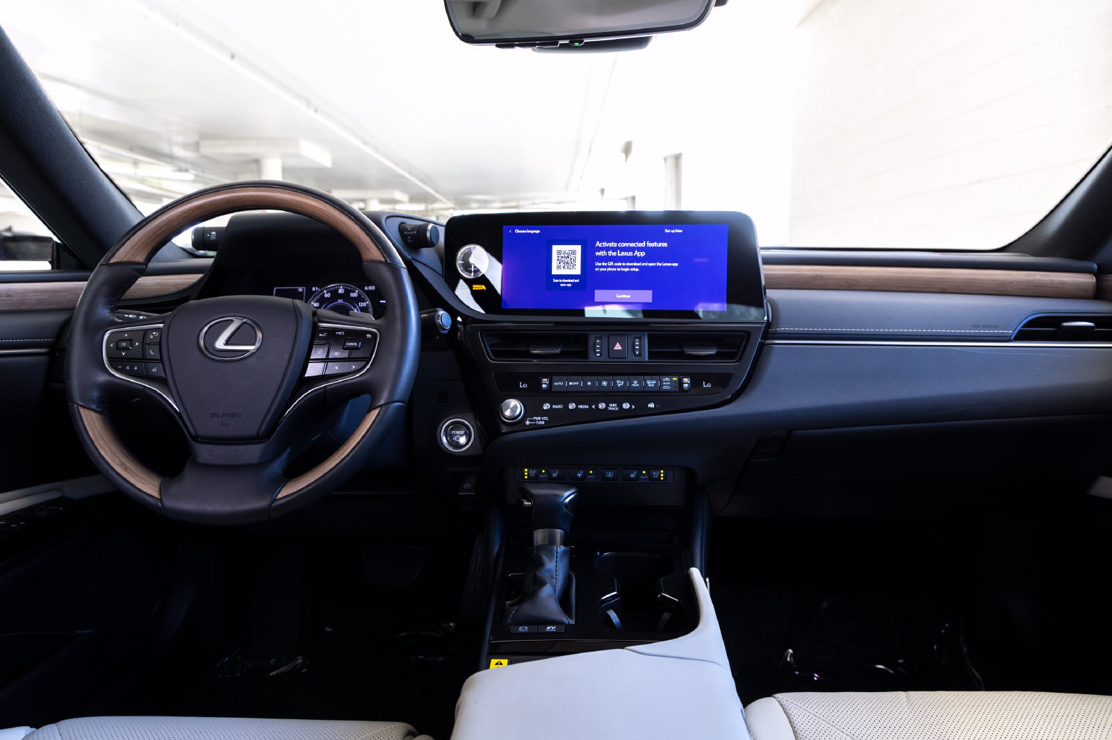 Used 2024 Lexus ES 300h w/ Technology Package FWD image 11