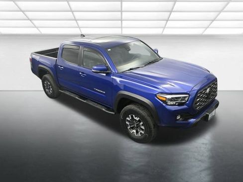 Used 2022 Toyota Tacoma TRD Off-Road w/ TRD Premium Off Road Package image 11