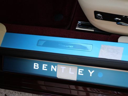 New 2026 Bentley Flying Spur Azure image 16