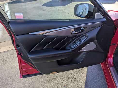 Used 2018 INFINITI Q50 Red Sport 400 w/ Sensory Package (Sport) image 12