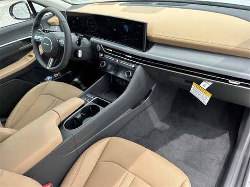 New 2025 Hyundai Sonata Limited image 19
