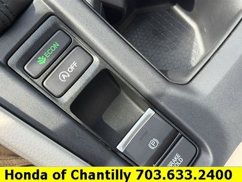 Certified 2025 Honda Accord SE image 18