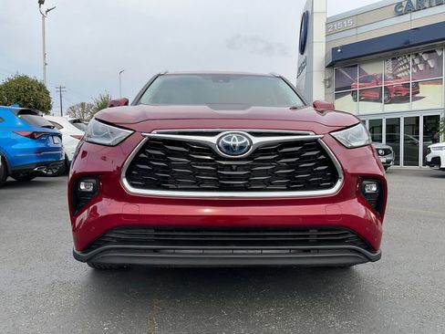 Used 2023 Toyota Highlander Limited image 2
