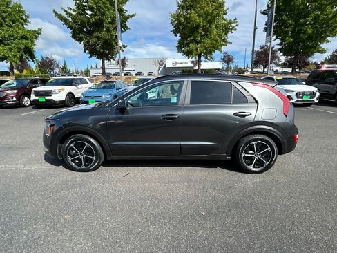Used 2025 Kia Niro LX FWD image 3