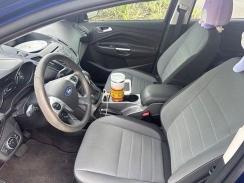 Used 2016 Ford Escape SE FWD image 3