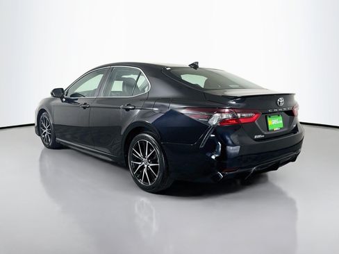 Used 2022 Toyota Camry SE FWD image 7