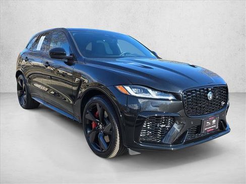 Certified 2024 Jaguar F-PACE SVR image 3