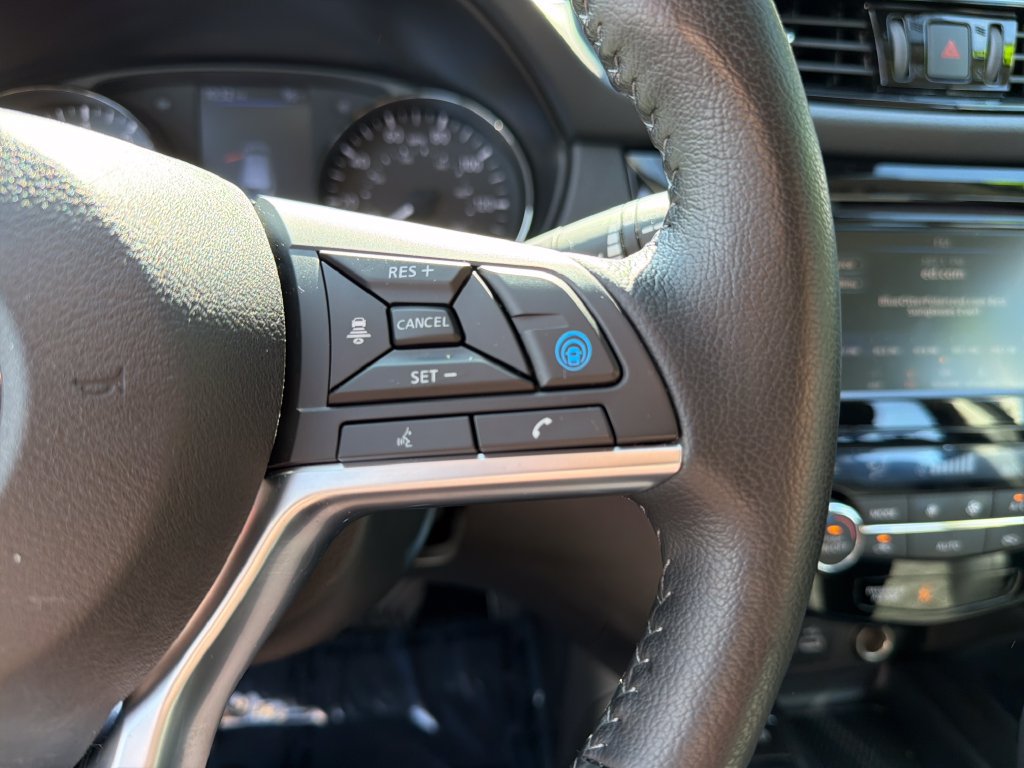Used 2022 Nissan Rogue Sport SV w/ Technology Package AWD/4WD image 22