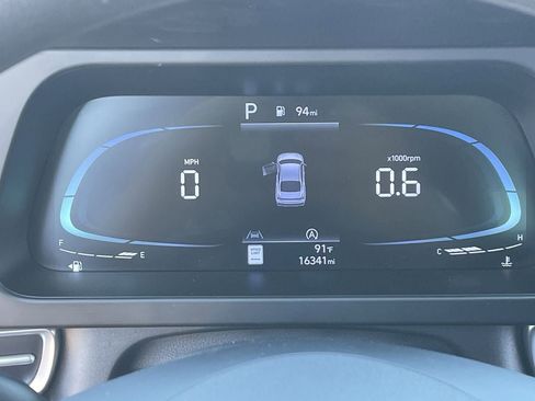 Certified 2024 Hyundai Elantra SE image 29