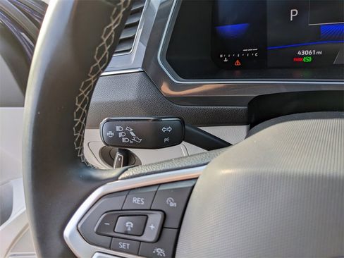 Certified 2022 Volkswagen Tiguan SE image 29