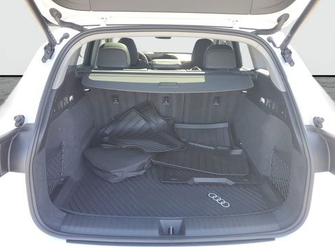 Used 2025 Audi Q6 e-tron Premium Plus w/ Premium Plus RWD image 8