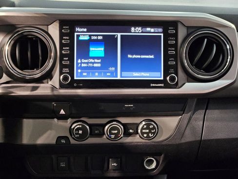 Used 2020 Toyota Tacoma SR5 image 16