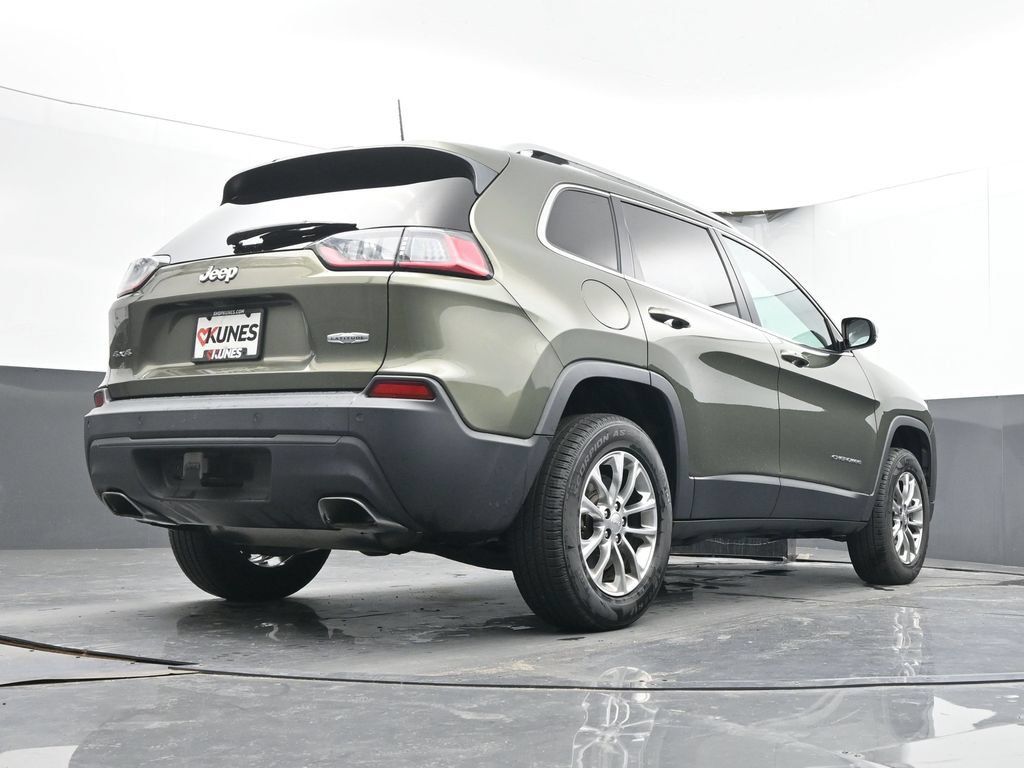 Used 2019 Jeep Cherokee Latitude Plus w/ Comfort/Convenience Group AWD/4WD image 22