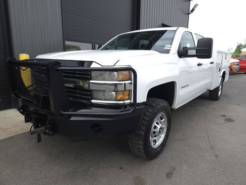 Used 2015 Chevrolet Silverado 2500 W/T AWD/4WD image 2