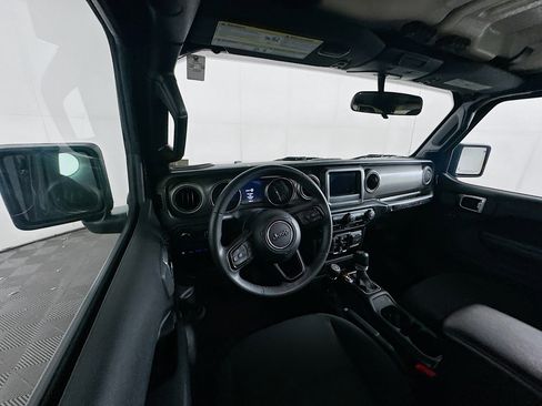 Used 2023 Jeep Wrangler Unlimited w/ Convenience Group image 18