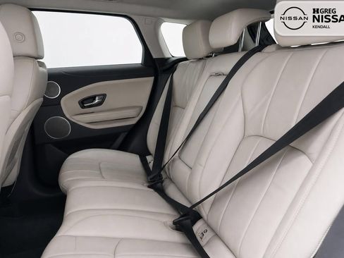 Used 2018 Land Rover Range Rover Evoque SE AWD/4WD image 11