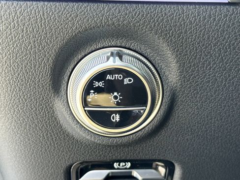 Used 2025 Mercedes-Benz CLE 300 4MATIC Coupe image 24