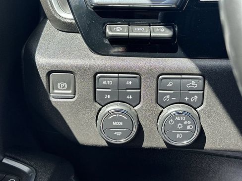 Used 2024 Chevrolet Silverado 2500 High Country w/ Technology Package AWD/4WD image 30