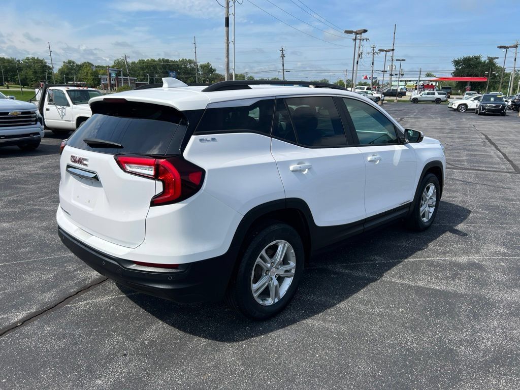 Used 2023 GMC Terrain SLE w/ Driver Convenience Package FWD image 29