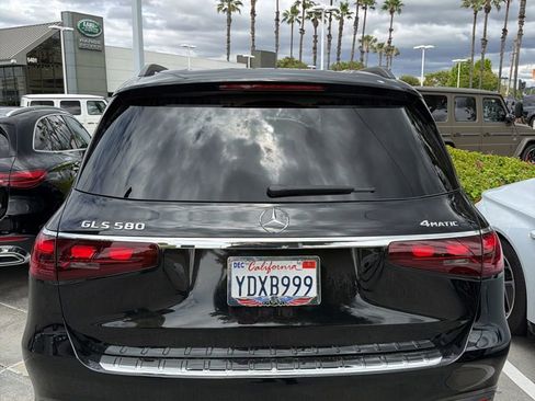Used 2025 Mercedes-Benz GLS 580 4MATIC image 5