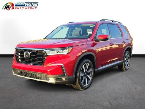 New 2025 Honda Pilot Touring image 2