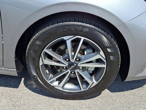 Used 2023 Kia Forte LXS w/ LXS Technology Package FWD image 8