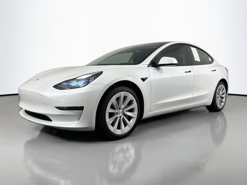 Used 2022 Tesla Model 3 Standard Range image 41