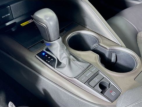Used 2023 Toyota Camry XSE FWD image 17