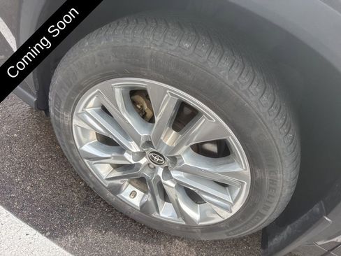 Used 2021 Toyota Highlander Limited image 7