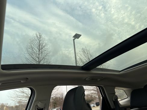 Used 2024 Kia Sportage SX image 27