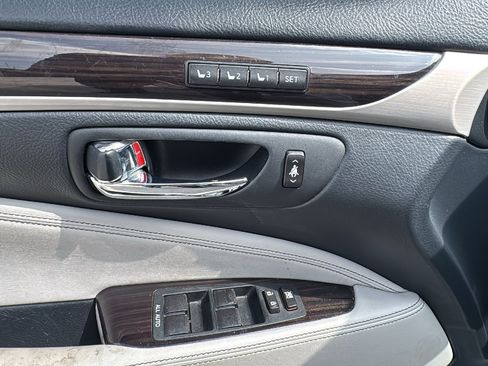 Used 2013 Lexus LS 460 L w/ Preferred Accessory Package image 13