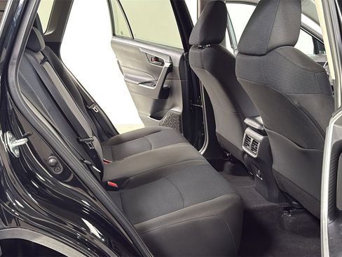 Certified 2023 Toyota RAV4 LE image 17