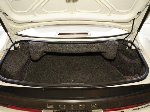 Used 1990 Buick Reatta Convertible image 22