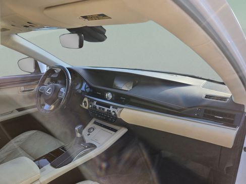 Used 2016 Lexus ES 350 w/ Luxury Package w/Wood Trim FWD image 26
