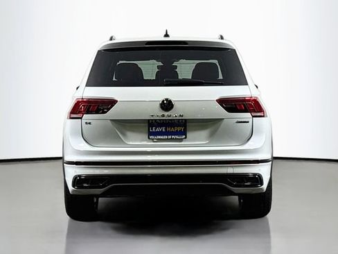 Certified 2023 Volkswagen Tiguan SE R-Line AWD/4WD image 6