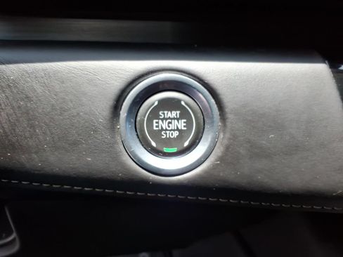 Used 2022 Cadillac Escalade Sport Platinum w/ LPO, ONYX Package AWD/4WD image 32