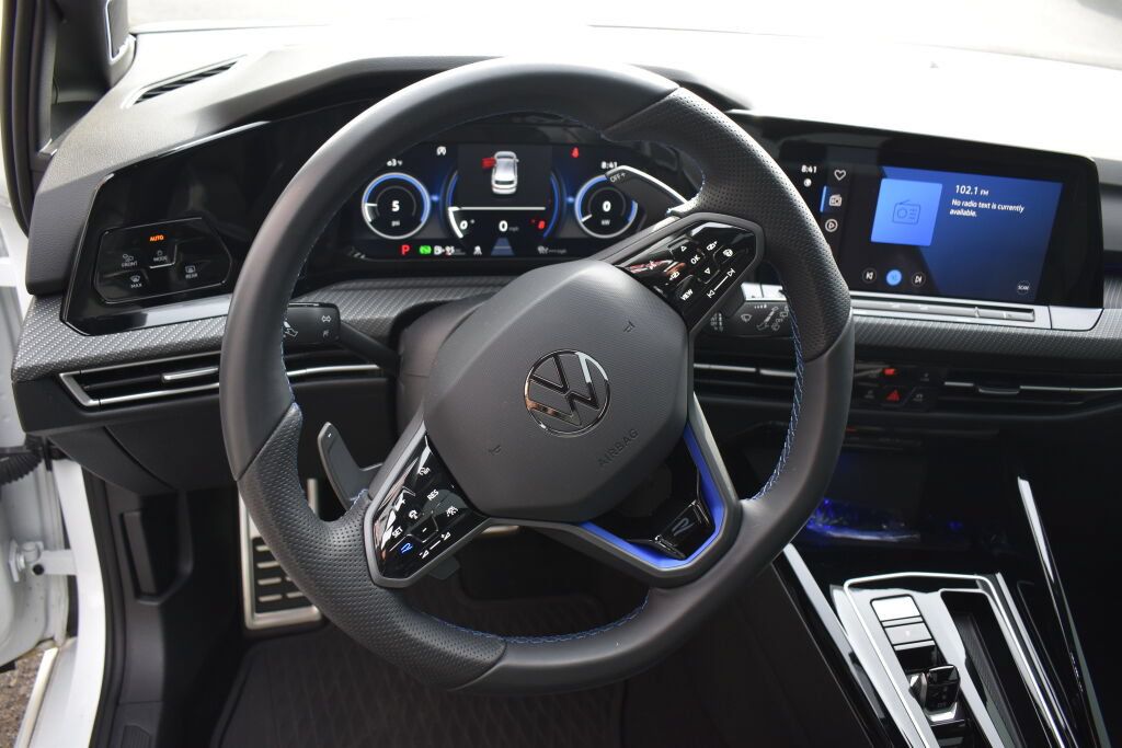 Used 2024 Volkswagen Golf R AWD/4WD image 9