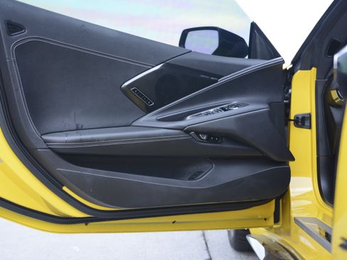 Used 2025 Chevrolet Corvette Z06 w/ Stealth Interior Trim Package RWD image 13