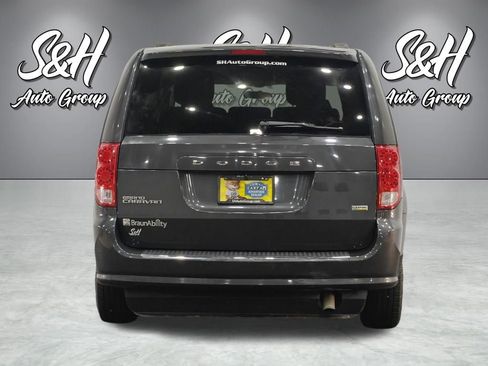 Used 2012 Dodge Grand Caravan SXT FWD image 17