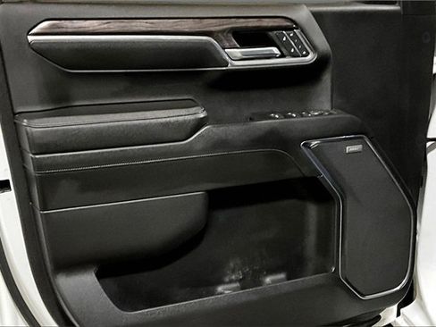 Used 2022 Chevrolet Silverado 1500 LTZ image 12