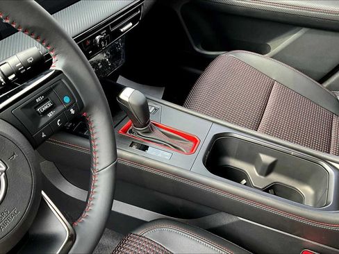 New 2025 Nissan Kicks SR image 10