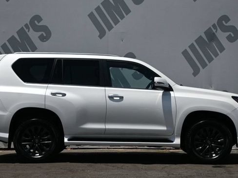 Used 2022 Lexus GX 460 Premium w/ Premium Package AWD/4WD image 4