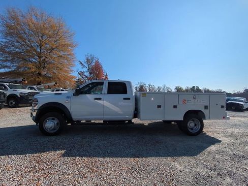 New 2026 RAM 5500 Tradesman w/ Chrome Appearance Group image 2