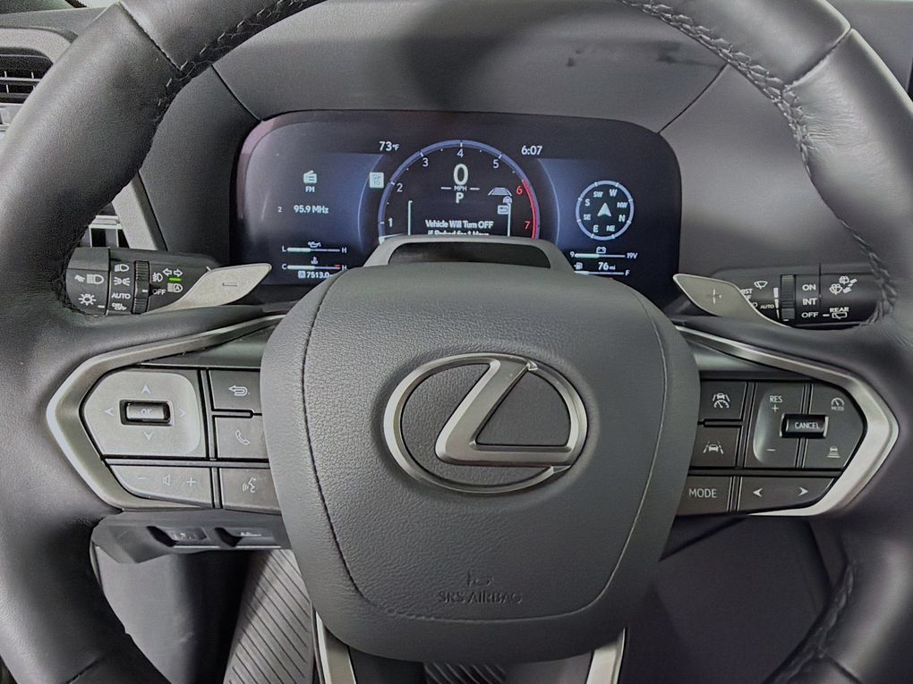 Used 2025 Lexus GX 550 w/ Accessory Package (2T) AWD/4WD image 16