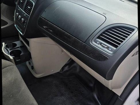 Used 2012 RAM C/V FWD image 6