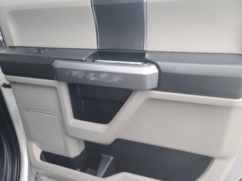 Used 2017 Ford F150 XLT AWD/4WD image 29