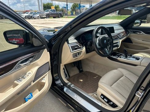 Used 2018 BMW M760i xDrive AWD/4WD image 5