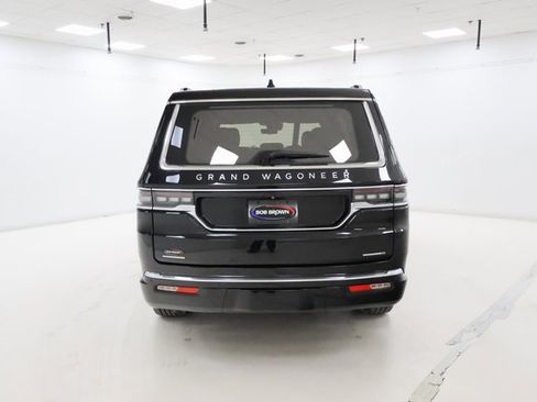 Used 2022 Jeep Grand Wagoneer Series II w/ Premium Group II image 4